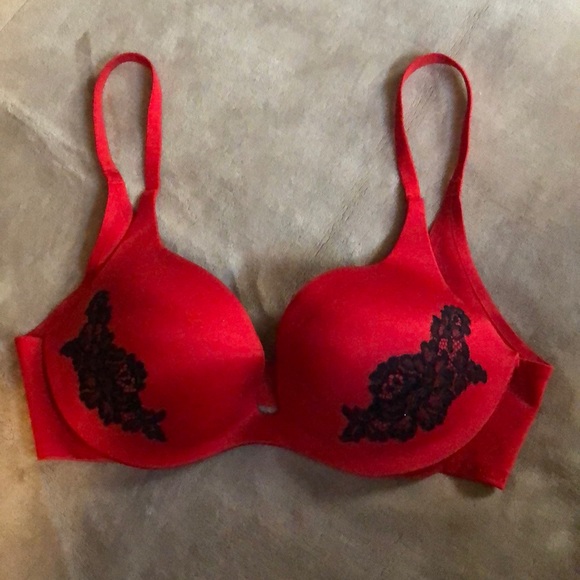 Victoria’s Secret Bra - Picture 1 of 4